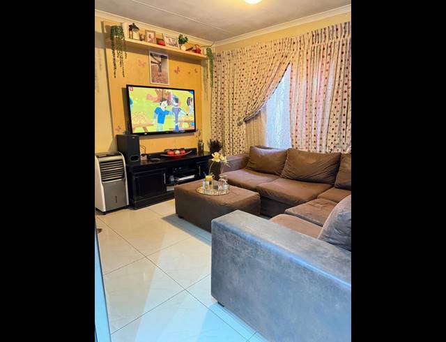 2 BEDROOM HOUSE FOR SALE IN CLAYVILLE